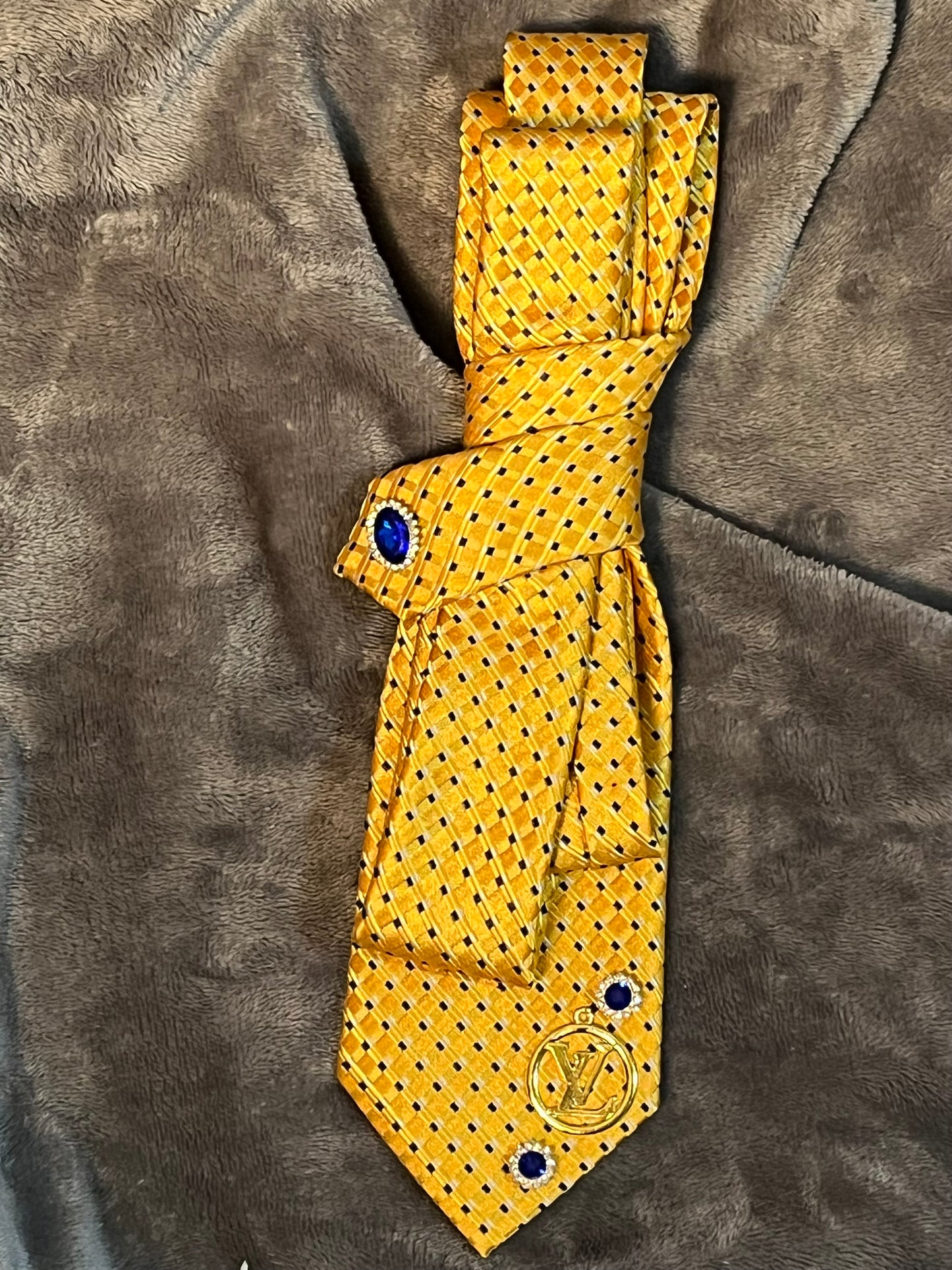 Style it with a TIE-Round 2